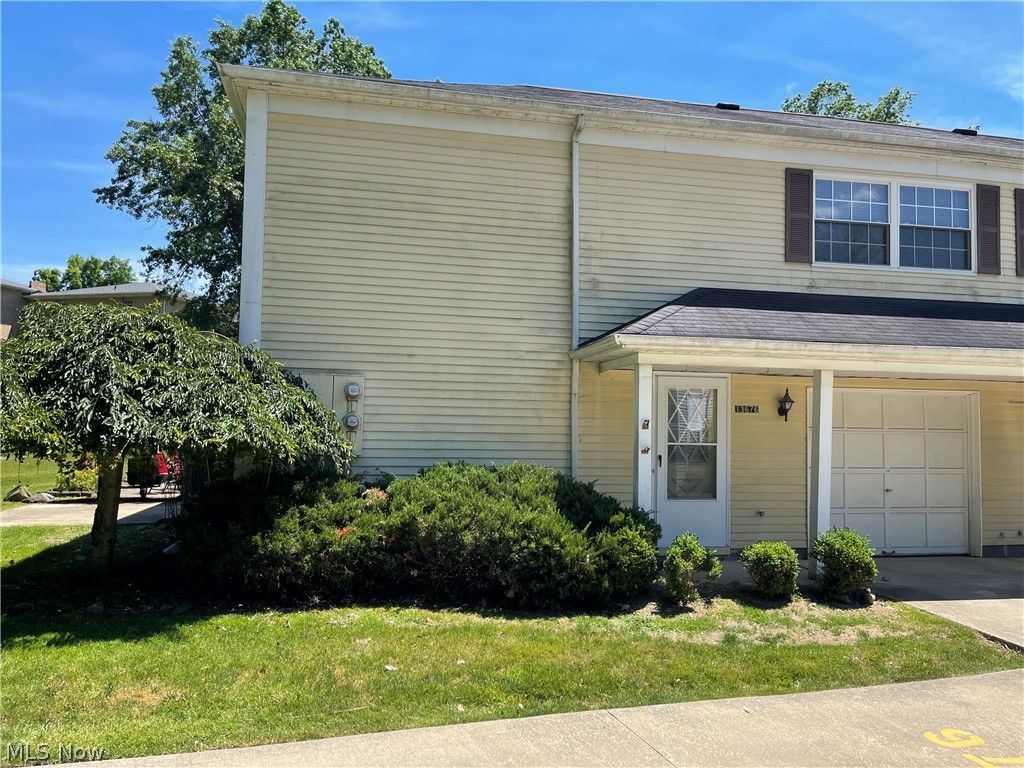 13676 Oakbrook Drive 3676, North Royalton, OH 44133