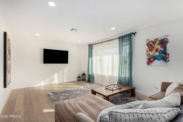 3717 E ALTADENA Avenue, Phoenix, AZ 85028