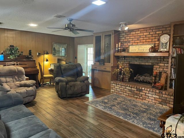 1203 CR 1127, Daingerfield, TX 75638
