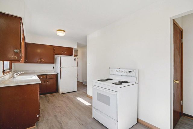 1539 Birch DRIVE, Waukesha, WI 53188