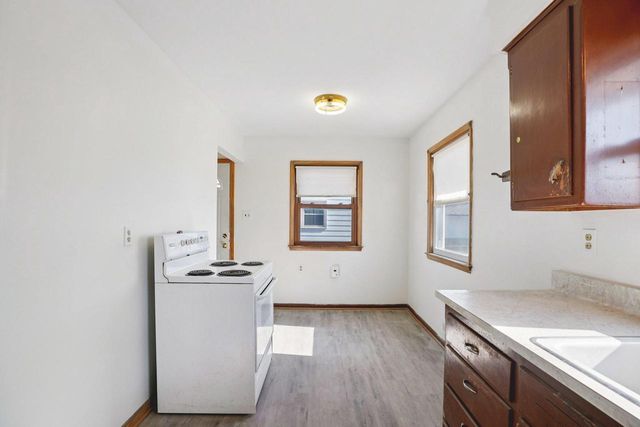 1539 Birch DRIVE, Waukesha, WI 53188