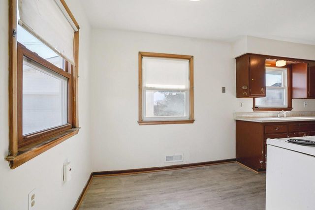 1539 Birch DRIVE, Waukesha, WI 53188