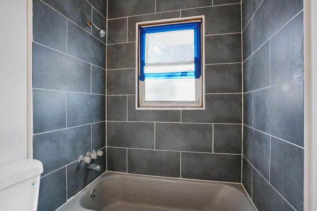 1539 Birch DRIVE, Waukesha, WI 53188