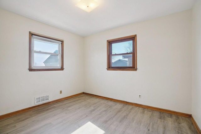 1539 Birch DRIVE, Waukesha, WI 53188