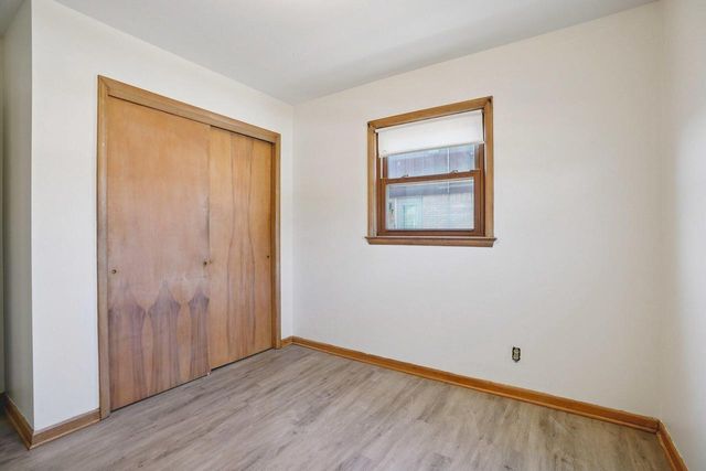 1539 Birch DRIVE, Waukesha, WI 53188