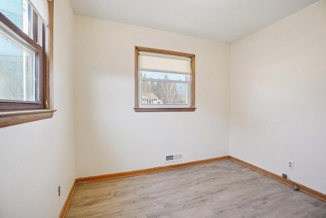 1539 Birch DRIVE, Waukesha, WI 53188