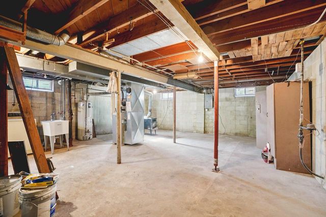 1539 Birch DRIVE, Waukesha, WI 53188