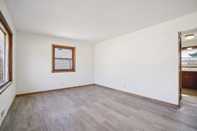 1539 Birch DRIVE, Waukesha, WI 53188