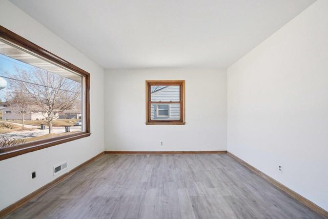 1539 Birch DRIVE, Waukesha, WI 53188