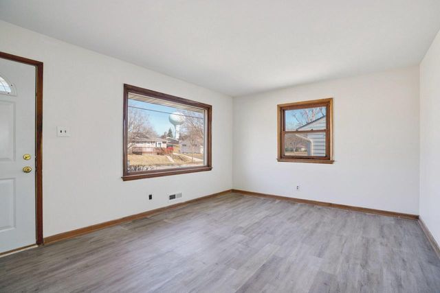 1539 Birch DRIVE, Waukesha, WI 53188