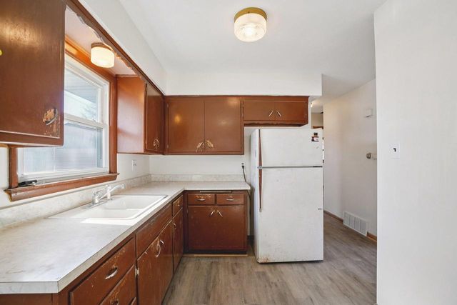 1539 Birch DRIVE, Waukesha, WI 53188