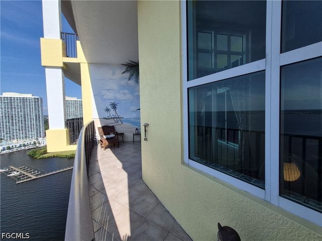 2797 First ST 2002, Fort Myers, FL 33916