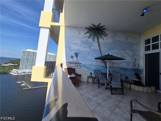 2797 First ST 2002, Fort Myers, FL 33916