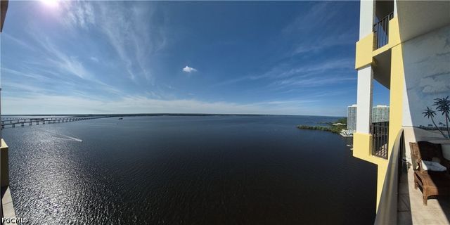 2797 First ST 2002, Fort Myers, FL 33916