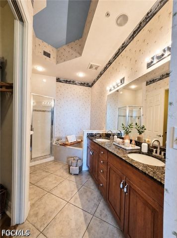 2797 First ST 2002, Fort Myers, FL 33916