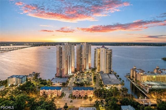 2797 First ST 2002, Fort Myers, FL 33916