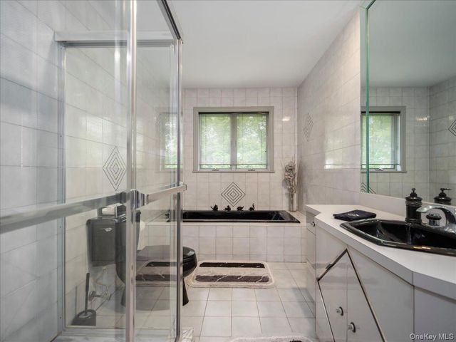 11 Bartlett Road, Monsey, NY 10952