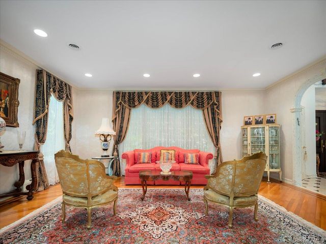 11 Bartlett Road, Monsey, NY 10952