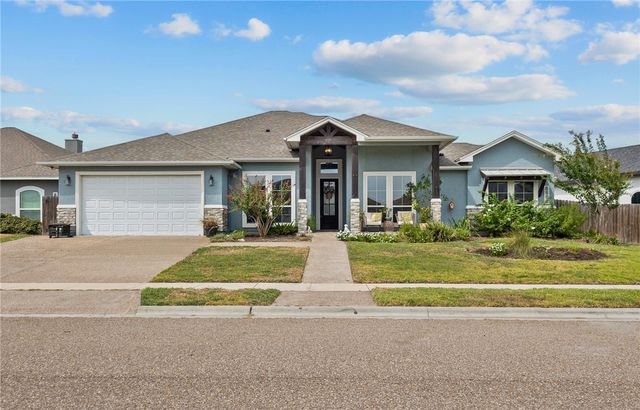 8206 Grand Canyon St, Corpus Christi, TX 78414