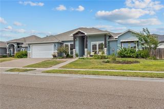 8206 Grand Canyon St, Corpus Christi, TX 78414