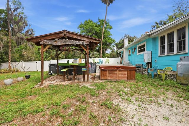 460 ALHAMBRA AVENUE, De Leon Springs, FL 32130