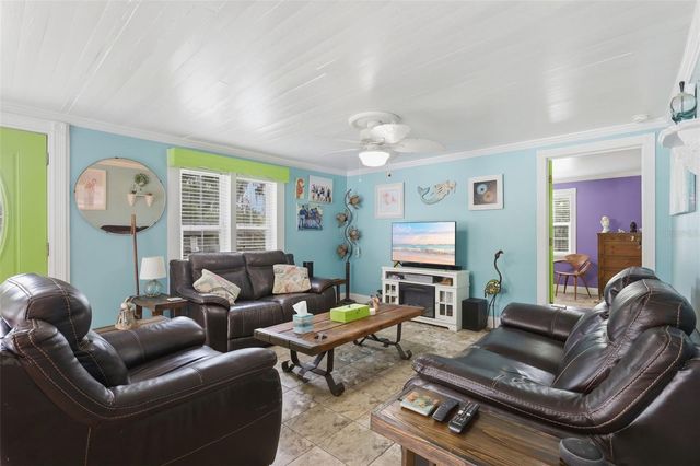 460 ALHAMBRA AVENUE, De Leon Springs, FL 32130