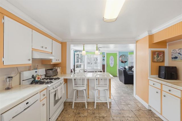 460 ALHAMBRA AVENUE, De Leon Springs, FL 32130