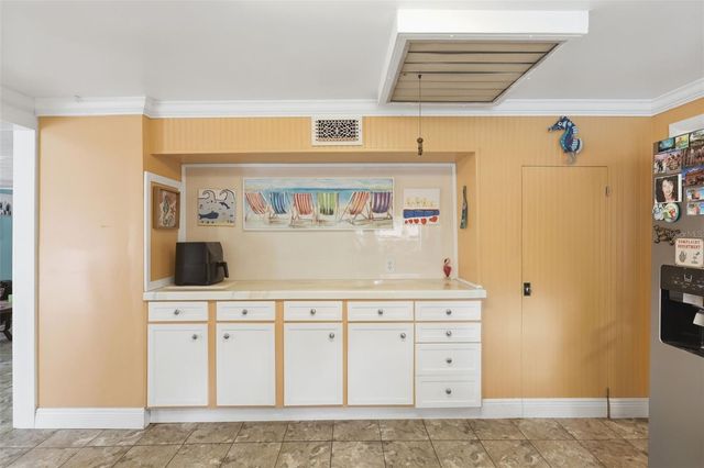 460 ALHAMBRA AVENUE, De Leon Springs, FL 32130