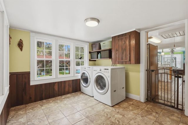 460 ALHAMBRA AVENUE, De Leon Springs, FL 32130