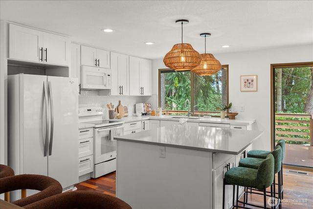 18224 24th Avenue NE, Shoreline, WA 98155