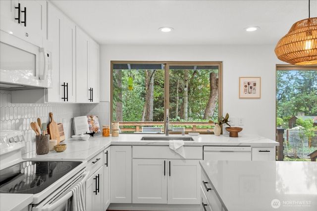 18224 24th Avenue NE, Shoreline, WA 98155