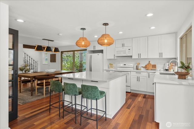 18224 24th Avenue NE, Shoreline, WA 98155
