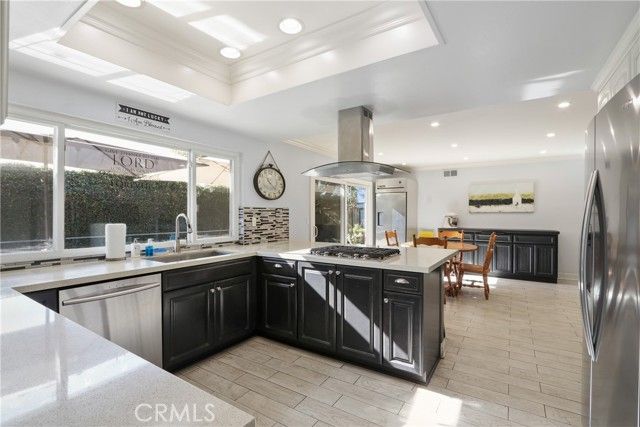 104 N Mangrove Avenue, Covina, CA 91724