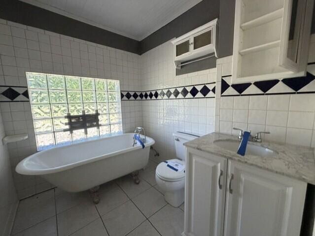 2223 W Oak Street, La Porte, IN 46350