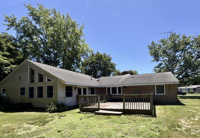 2223 W Oak Street, La Porte, IN 46350