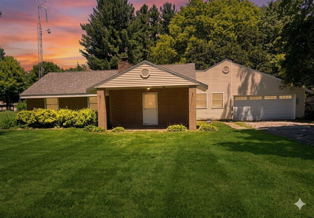 2223 W Oak Street, La Porte, IN 46350