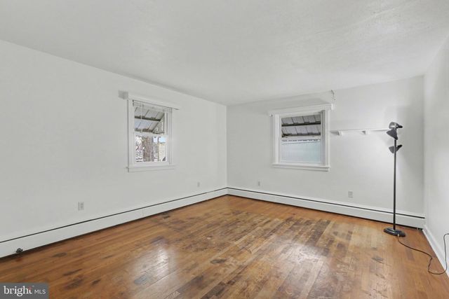 5512 LARKIN AVE, Harrisburg, PA 17112