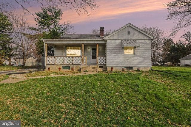 5512 LARKIN AVE, Harrisburg, PA 17112