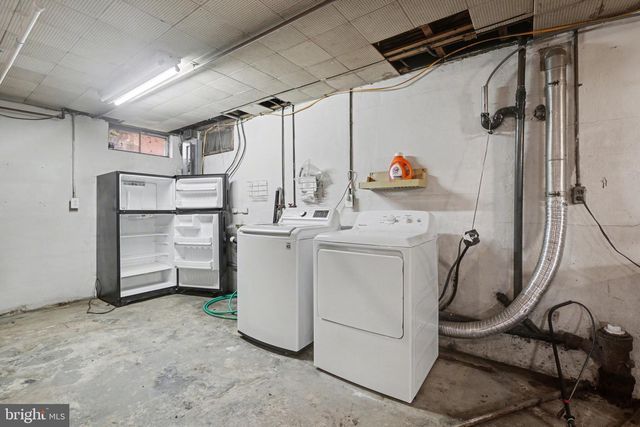 5512 LARKIN AVE, Harrisburg, PA 17112