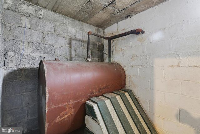 5512 LARKIN AVE, Harrisburg, PA 17112