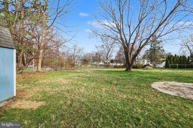 5512 LARKIN AVE, Harrisburg, PA 17112