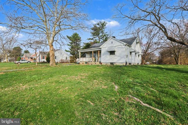 5512 LARKIN AVE, Harrisburg, PA 17112