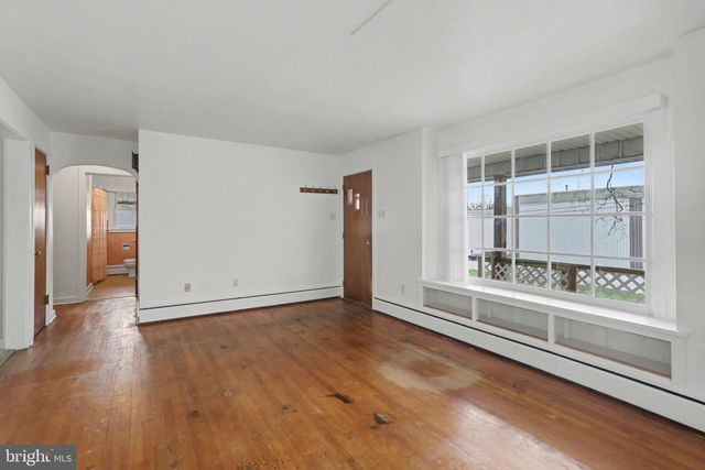 5512 LARKIN AVE, Harrisburg, PA 17112