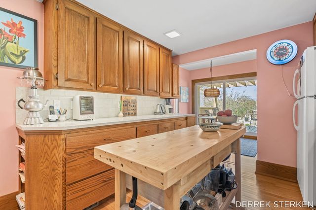 43 E Main Avenue, Zeeland, MI 49464