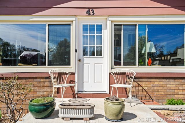 43 E Main Avenue, Zeeland, MI 49464