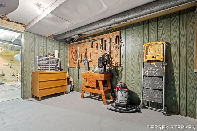 43 E Main Avenue, Zeeland, MI 49464