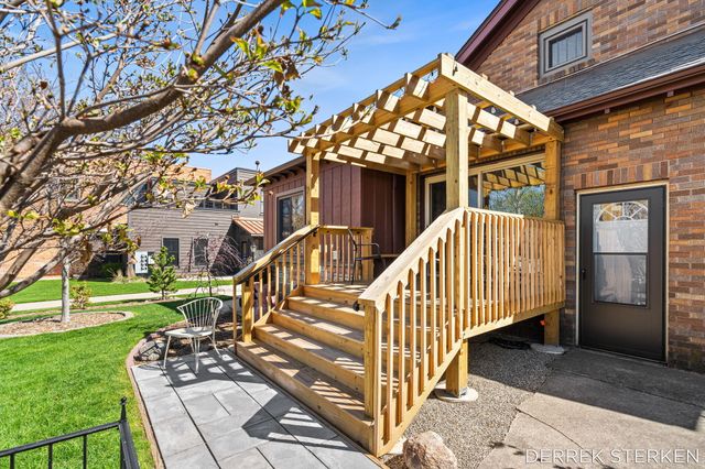43 E Main Avenue, Zeeland, MI 49464
