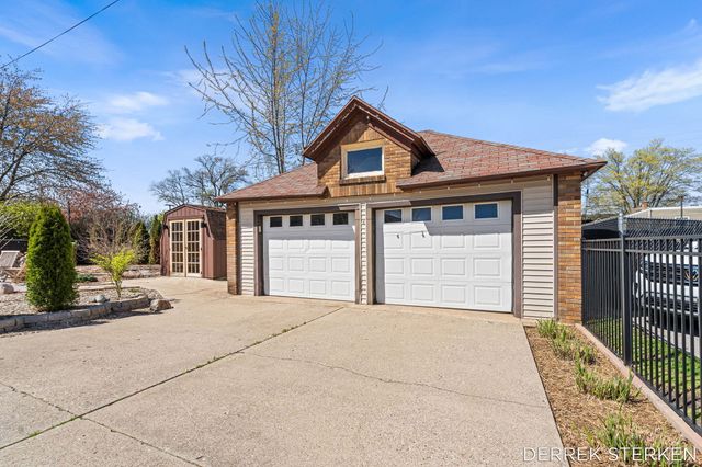 43 E Main Avenue, Zeeland, MI 49464