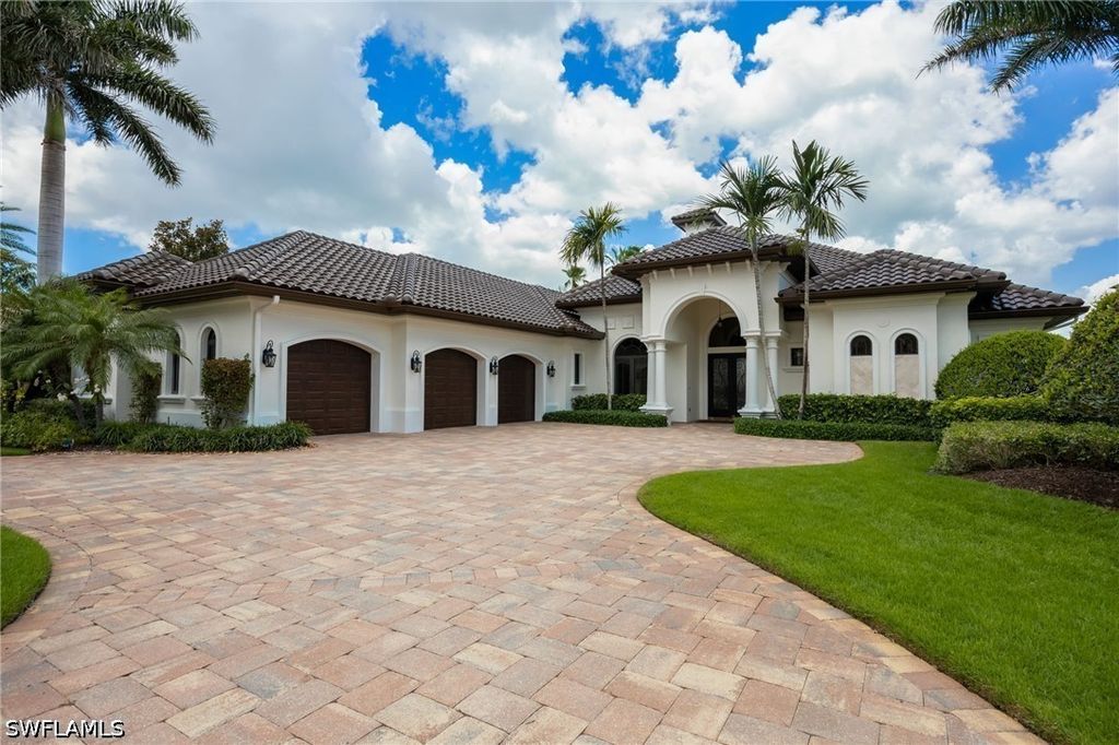 6113 Sunnyslope DR, Naples, FL 34119