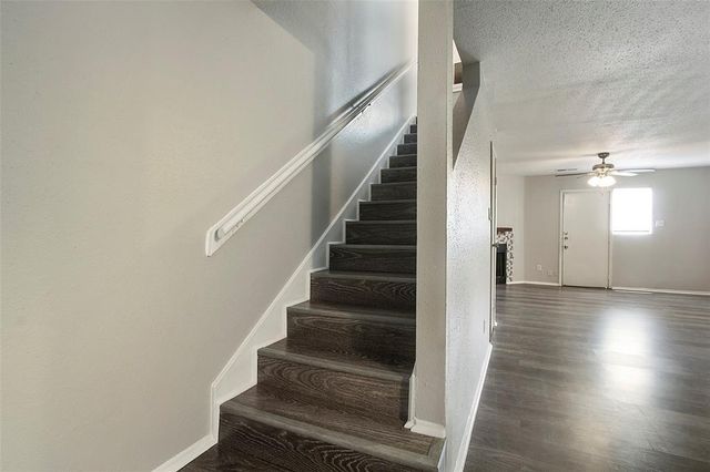 8704 Victorian Village Drive 8704, Houston, TX 77071